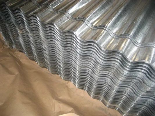 60-95HRB Dureza superficial Hoja de acero corrugado para techos y construcción