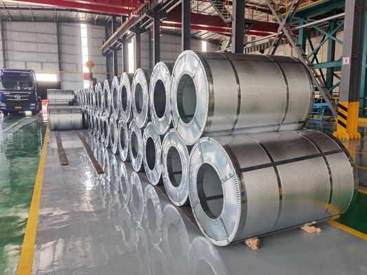 600-1250mm bobina galvanizada en caliente resistente a la corrosión regular / cero / gran espangilla