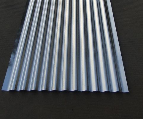 60-95HRB Dureza superficial Hoja de acero corrugado para techos y construcción