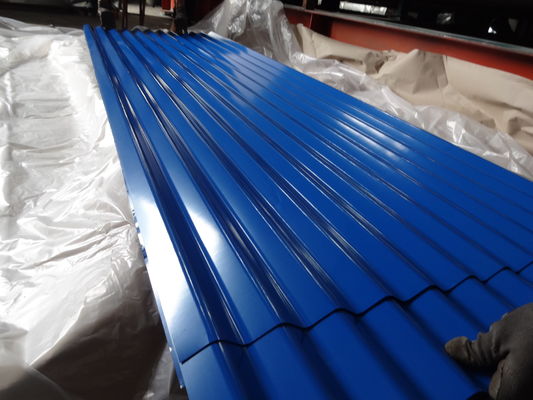 Según el diseño de la hoja de acero corrugado de ancho diferente con resistencia a la tracción 270-500MPa